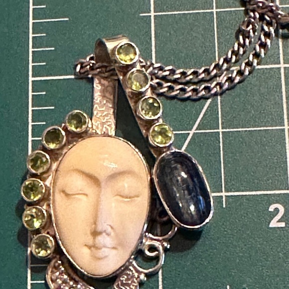 Bali goddess sterling pendant and chain - Picture 3 of 7